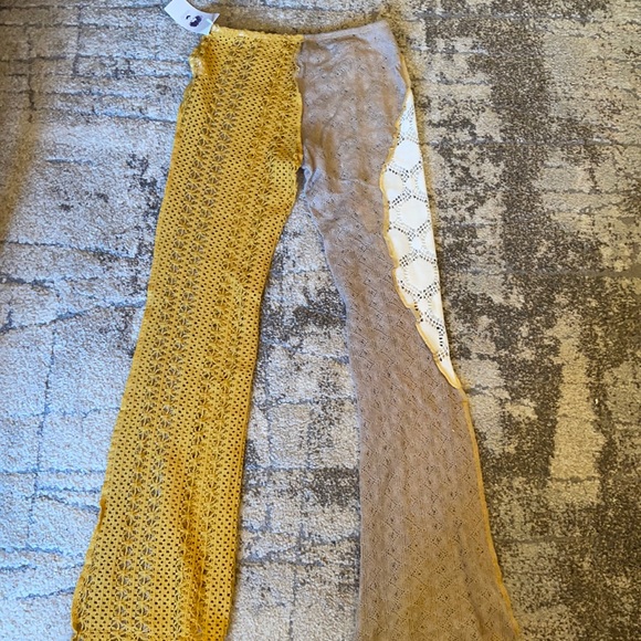 ❌SOLD❌Woman knit crochet low rise bootcut pants  in two sizes Xs - Picture 8 of 8